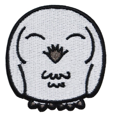 ワッペン シロフクロウ 幸運・幸せの鳥 白ふくろう かわいい動物 刺繍パッチ アイロン接着 説明書付き 横4.8cm×縦5cm