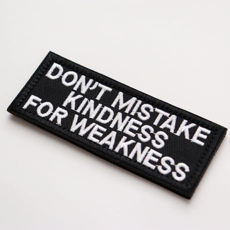 ワッペン アル・カポネの名言 DON'T MISTAKE KINDNESS FOR WEAKNESS マジックテープ（ベルクロ・面ファスナー）着脱 ミリタリー サバゲー 刺繍パッチ
