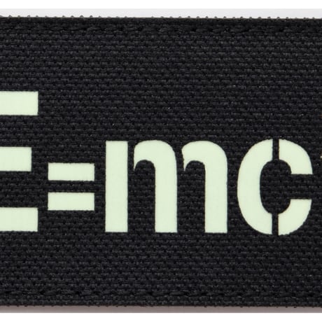 ワッペン E=mc2（アインシュタインの公式） 蓄光・発光素材 マジックテープ（ベルクロ）着脱式 ミリタリー サバゲー 刺繍パッチ サイズ：8.5×5cm