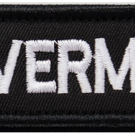ワッペン NEVERMIND（ネバ―マインド・気にするな） マジックテープ（ベルクロ・面ファスナー）着脱式 ミリタリー サバゲー 刺繍パッチ サイズ：8.2×2.5cm