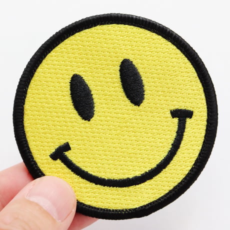 ワッペン スマイルマーク マジックテープ着脱 ニコちゃん かわいい刺繍パッチ サイズ：直径7cm