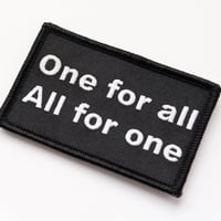 ワッペン One for all All for one 一人はみんなのために、みんなは一人（一つ）のために マジックテープ着脱式 ミリタリー サバゲー 名言の刺繍パッチ サイズ：8.2×5cm
