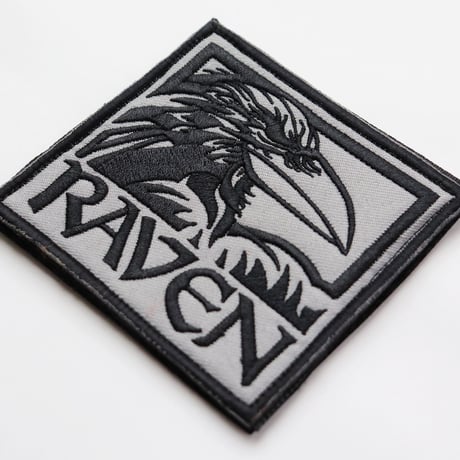 ワッペン カラス RAVEN（からす） マジックテープ（ベルクロ・面ファスナー）着脱式 ミリタリー サバゲー 刺繍パッチ グレー サイズ：8.5×8cm