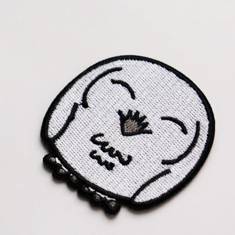 ワッペン シロフクロウ 幸運・幸せの鳥 白ふくろう かわいい動物 刺繍パッチ アイロン接着 説明書付き 横4.8cm×縦5cm