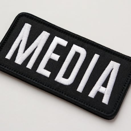 ワッペン MEDIA （メディア・報道機関・マスコミ） マジックテープ（ベルクロ・面ファスナー）着脱 ミリタリー サバゲー 刺繍パッチ 白枠 サイズ：横10cm、縦5cm