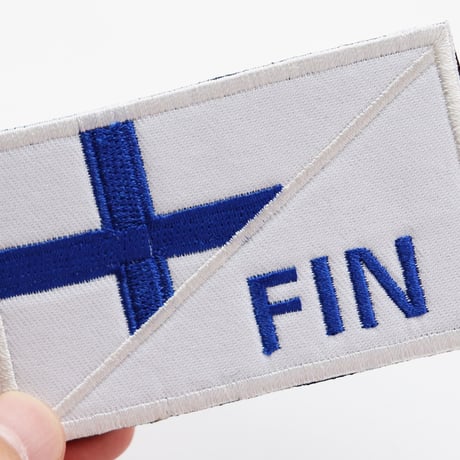 ワッペン フィンランド 国旗 FIN マジックテープ（ベルクロ・面ファスナー）着脱式 ミリタリー サバゲー スカンディナヴィア十字 刺繍パッチ サイズ：8.7×5.4cm