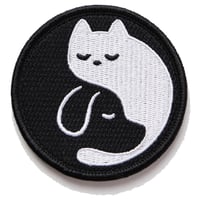 ワッペン 犬と猫の太極図 マジックテープ（ベルクロ）着脱式 かわいい刺繍パッチ サイズ：直径7cm