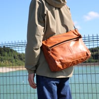 クラシコ　カブセ折れショルダー大サイズ305123