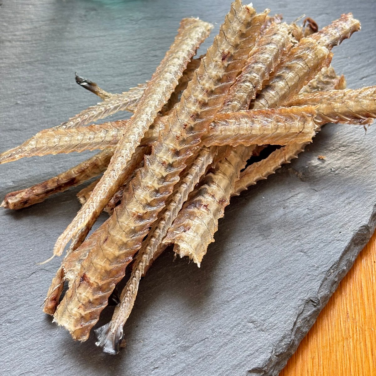 【300g】うなぎの骨　うなボーンジャーキー　カリカリ　ロングタイプ♪ 300g】うなぎの骨 うなボーンジャーキー カリカリ ロングタイプ