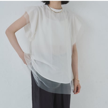 チュールレイヤードトップス