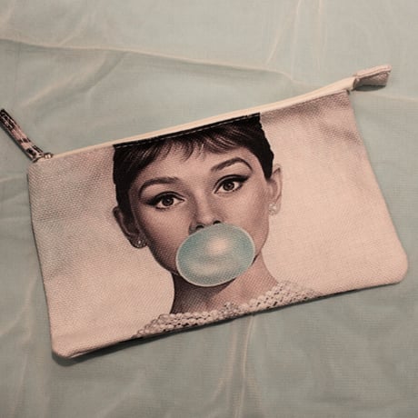 オードリーヘップバーン | STORES