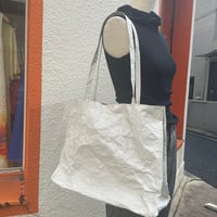 サンドホワイト shinya seki アルミニウムレザー トートバッグ