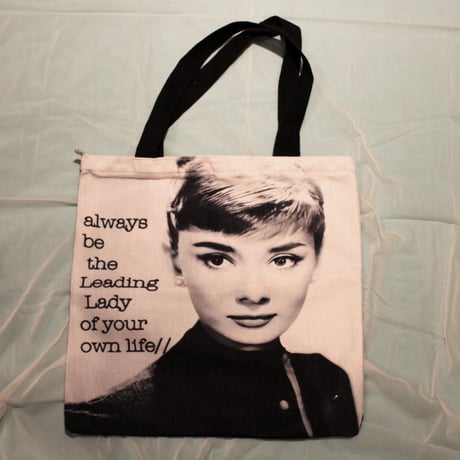 スウェッターシーン オードリー・ヘプバーン スウェッターシーン オードリー・ヘプバーン Amazon.co.jp