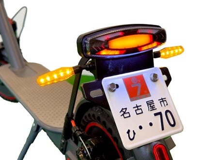 【16歳以上乗車可能・免許不要】特定小型原付 電動キックボード 「D8」 特定小型原動機付自転車（法令に基づき公道走行可能） 折りたたみ可能