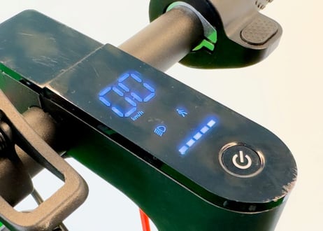 【16歳以上乗車可能・免許不要】特定小型原付 電動キックボード 「D8」 特定小型原動機付自転車（法令に基づき公道走行可能） 折りたたみ可能