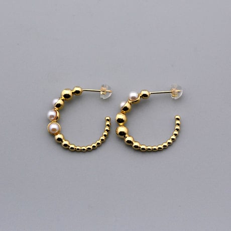 【K18】ムーンフェイシズ パールフープピアス