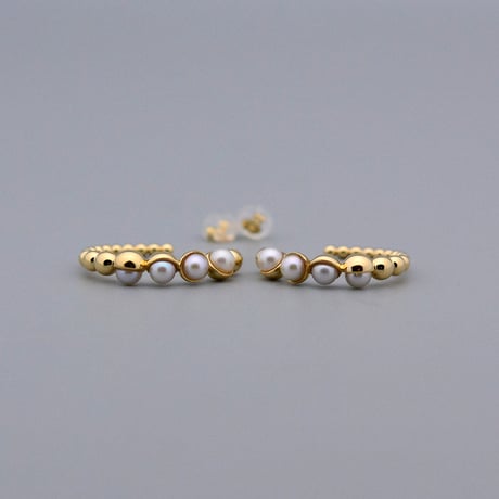 【K18】ムーンフェイシズ パールフープピアス
