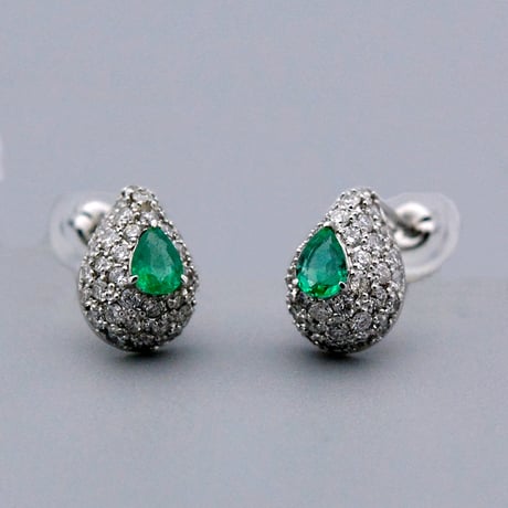 【Pt900】エメラルド＆ダイヤモンドパヴェピアス