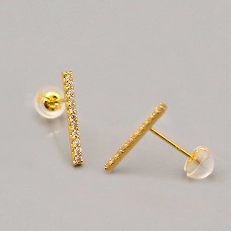 【K18YG】スティックライン ダイヤモンドピアス