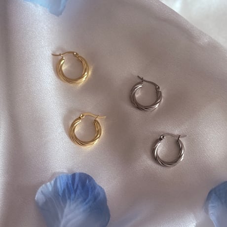Twist Hoop Pierce（ツイストフープピアス）