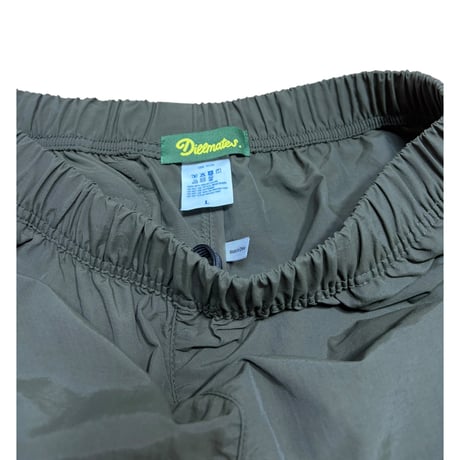 Dillmates NYLON SHORTS/OG LWP