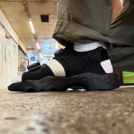 NIKE  CANYON SANDAL/ALL BLACK