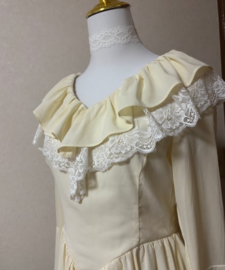 Meg ballerina one-piece + Lace choker set / vanilla cream
