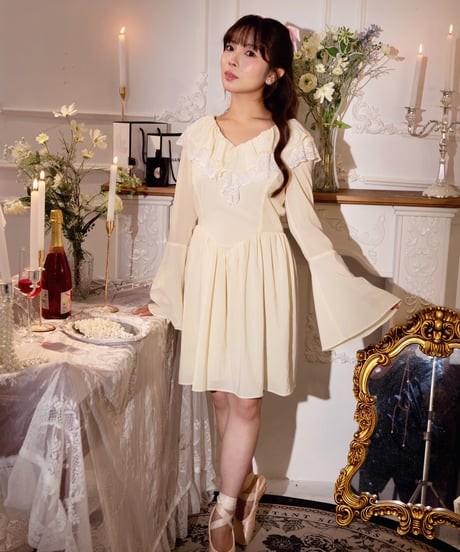 Meg ballerina one-piece + Lace choker set / vanilla cream