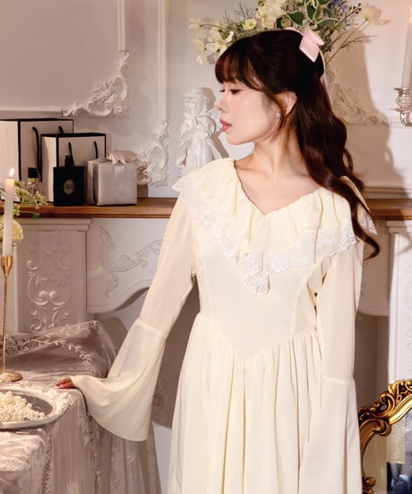 Meg ballerina one-piece + Lace choker set / vanilla cream