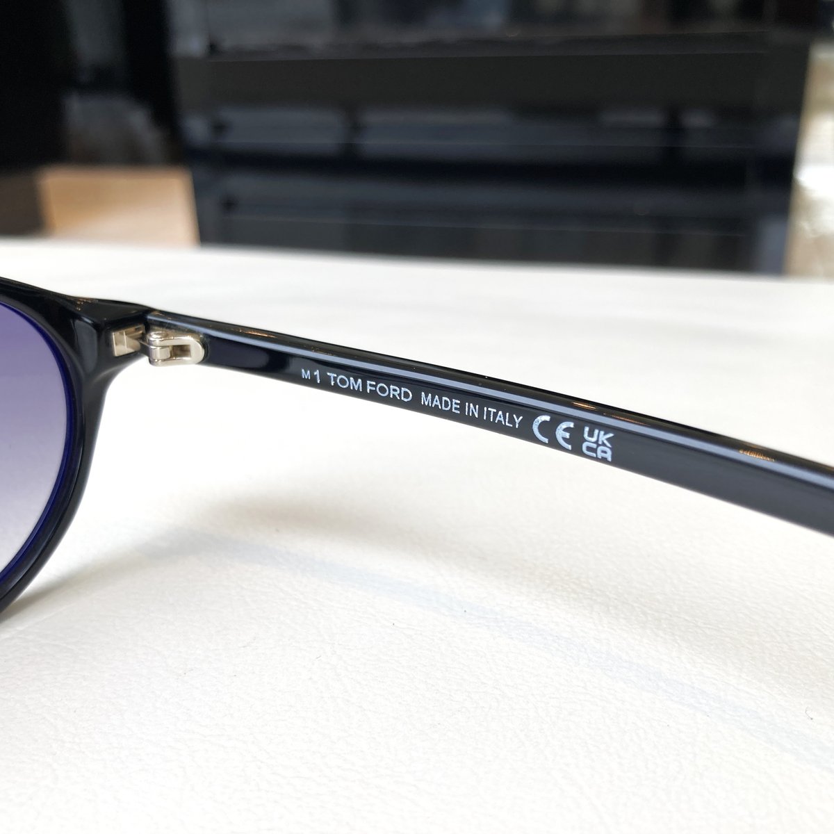 【新品未使用】TOMFORD トムフォード TF1050D 01W サングラス TF1050-D トムフォード サングラス｜ブランドメガネ専門店 エレガンス東京