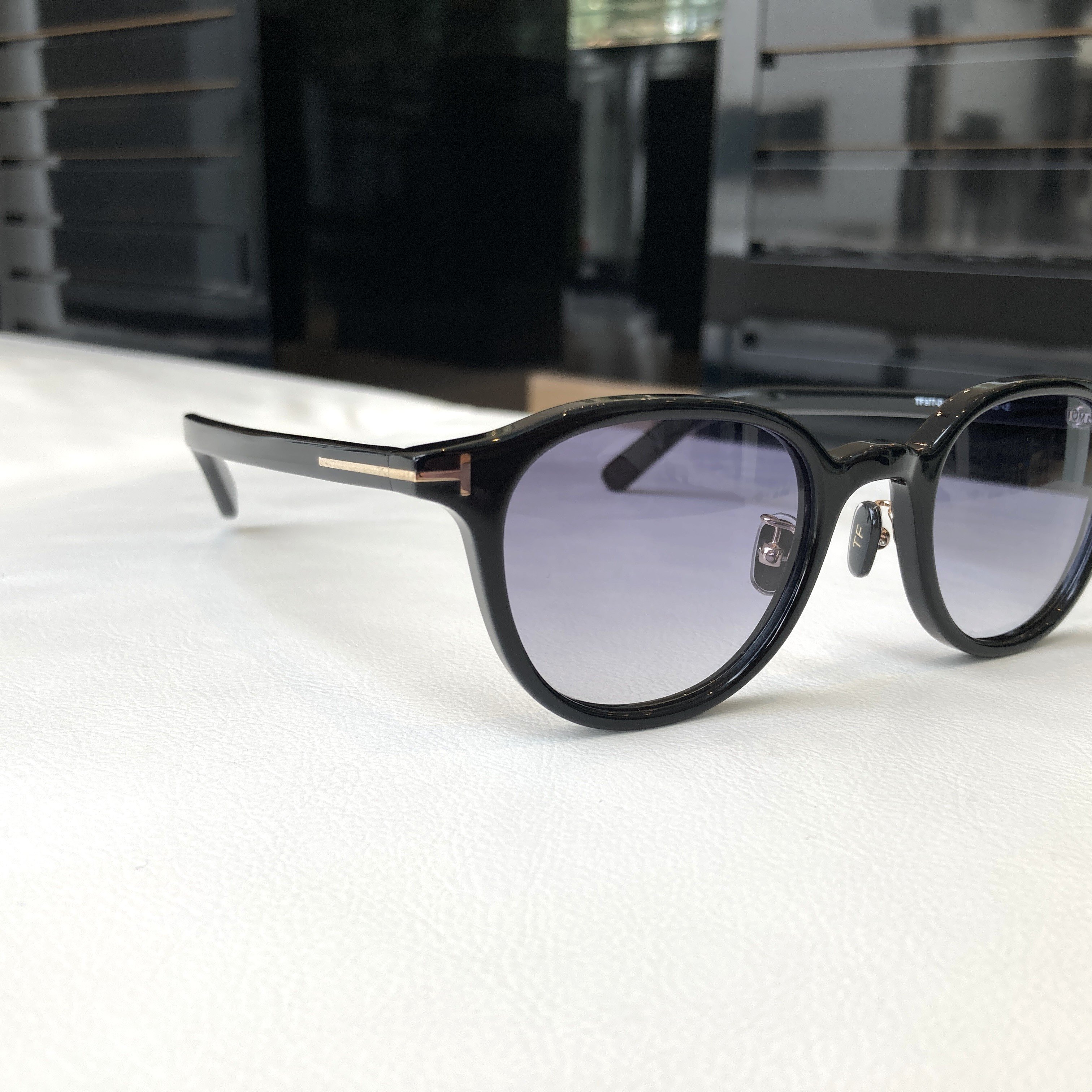 TOMFORDトムフォードサングラス【TF977-D】 col.01B | clarity (