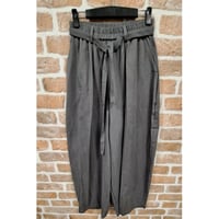 [リヨセル]ワイドカーブパンツ、柔らかい履き心地 13.995円　30%オフ 9.796円