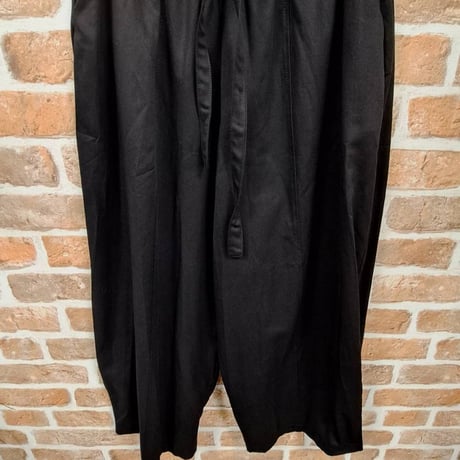 [リヨセル]ワイドカーブパンツ、柔らかい履き心地 13.995円　30%オフ 9.796円