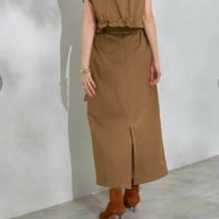 ウエストはと目ベルトラップ風ロングスカート