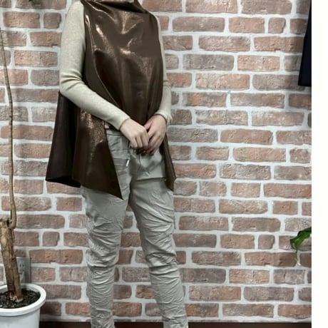 再入荷❗　イタリア　ラミネート加工　ダンボールニットラメベスト