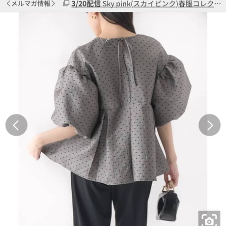 バックリボンブローチ付ボリューム袖ドットプルオーバー