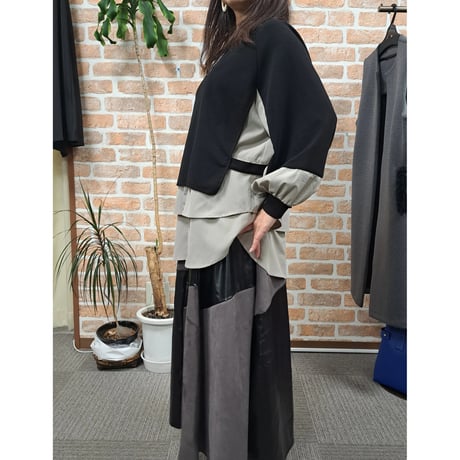 [再入荷] 異素材配色袖ボリュームカット