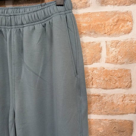 ソフトダンボール切替えカーブパンツ