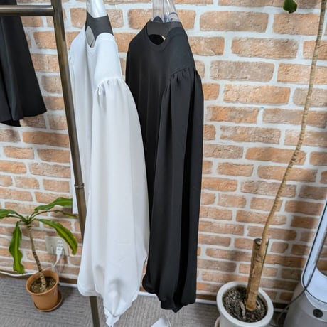 シフォンボリューム袖トップス