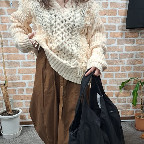 Vネック太編みBIG セーター