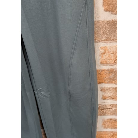 ソフトダンボール切替えカーブパンツ