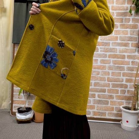 イタリア🇮🇹部分刺繍エアーウール圧縮ニットコート