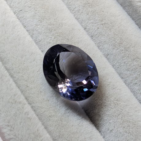 16.アイオライト 2.54ct 10.02×8.12mm オーバルカットルース