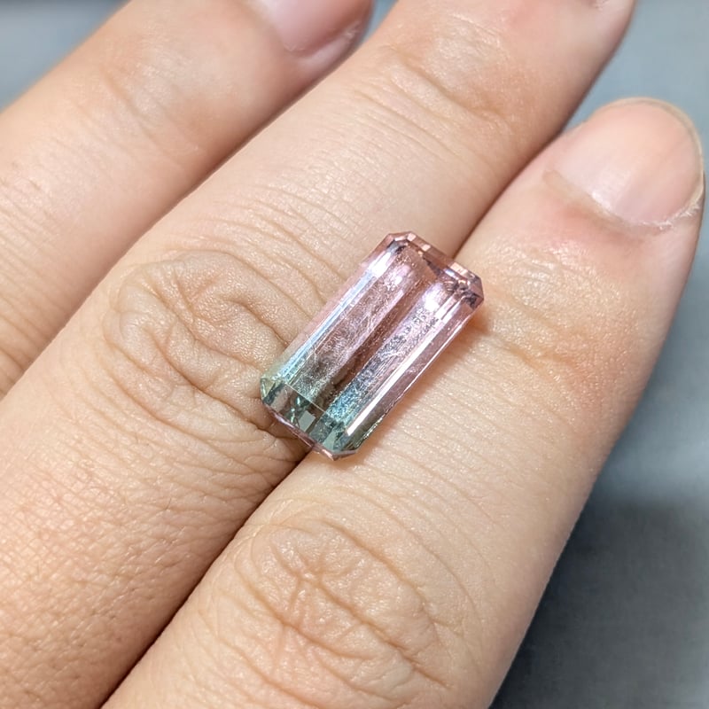 バイカラー トルマリン 6.94ct 15.68×7.93mm オクタゴンカット ルース