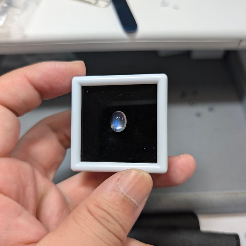 【雫(ラブラドライト)/ブルームーンストーン】内径約15cm 浄化済み 408 日独ソ】アンデシンラブラドライト 通称ブルームーンストーン 2.23ct