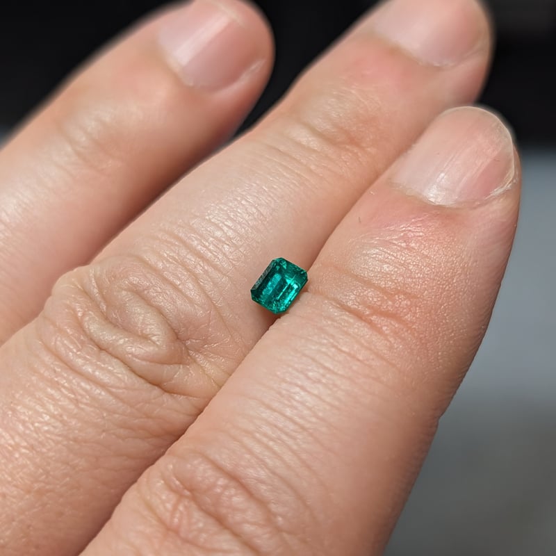 エメラルド 0.39ct 4.59×3.78mm オクタゴンカットルース | 鈴木屋byJOA