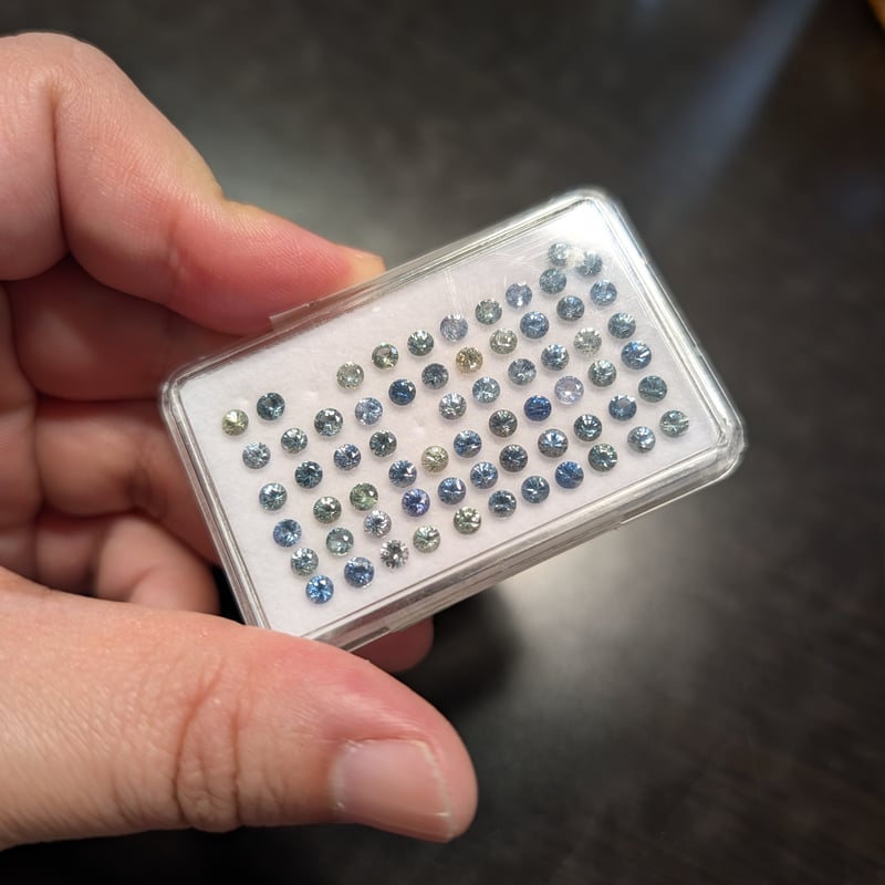 ランダム大特価】 モンタナサファイア 約3mm ラウンド ルース ランダム大特価】 モンタナサファイア 約3mm ラウンド ルース