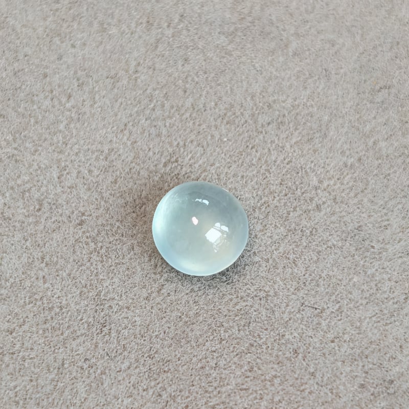 淡い緑の翡翠 0.427ct 4.58mm ラウンド カボション ルース ミャンマー