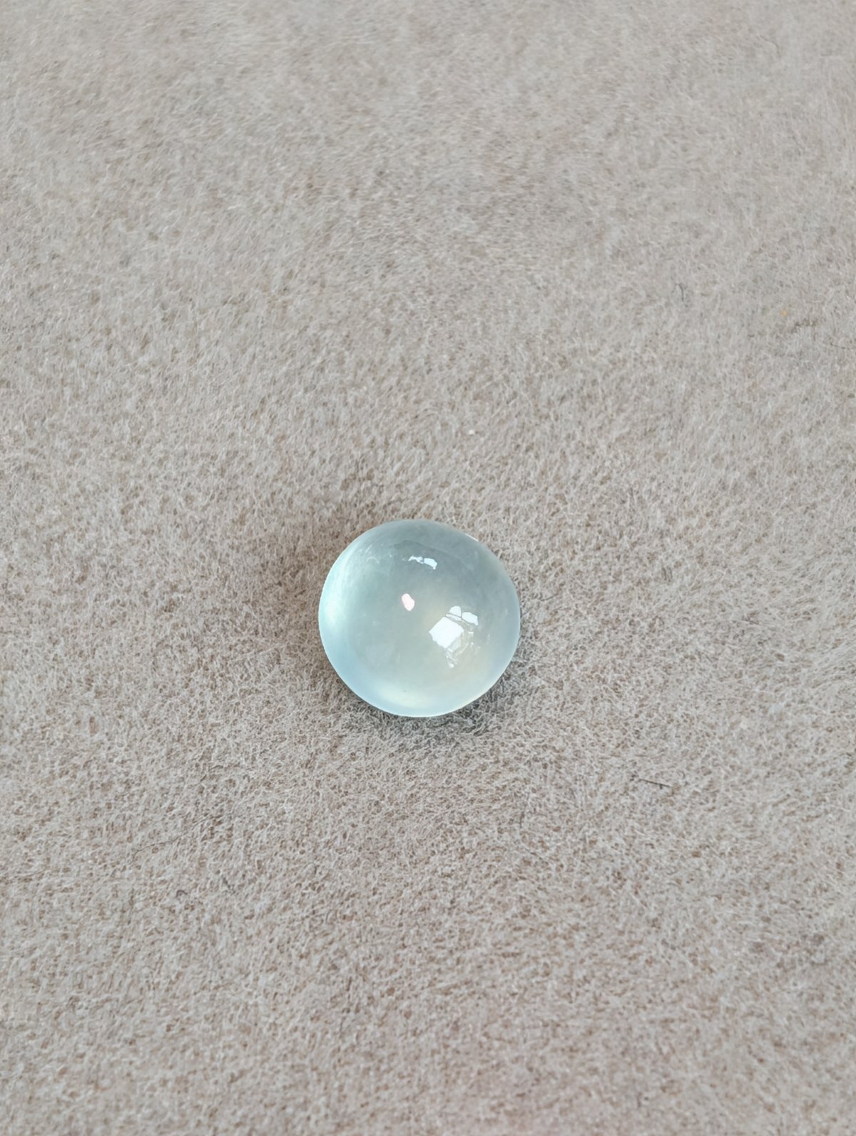 淡い緑の翡翠 0.427ct 4.58mm ラウンド カボション ルース ミャンマー