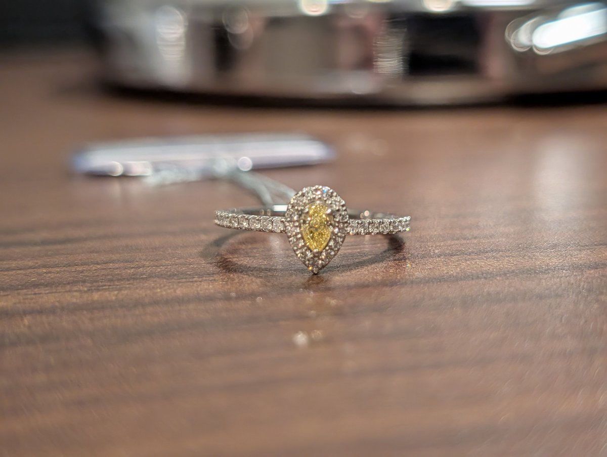 CGLソ】K18イエローダイヤモンド0.149ct×ダイヤモンド0.25ct リング FAN